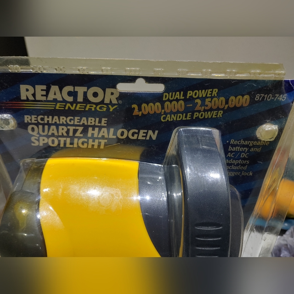 Rechargeable Spotlight, Unopened - Picture 2 of 4